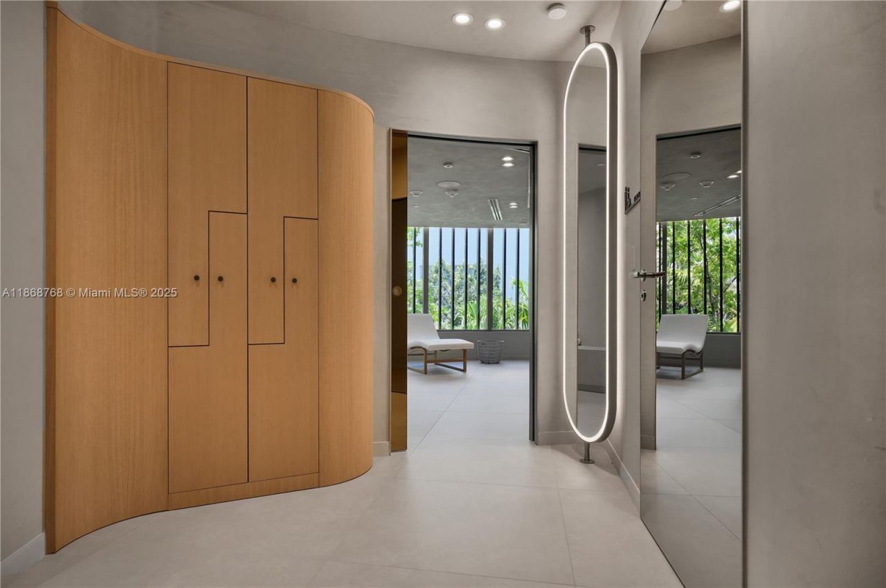 1135 103 St, Unit 505, Bay Harbor Islands, FL 33154 Photo