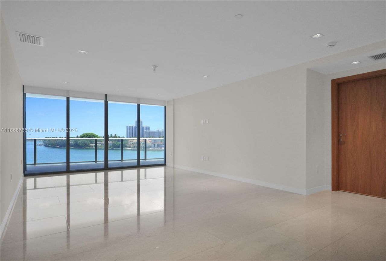 1135 103 St, Unit 505, Bay Harbor Islands, FL 33154 Photo