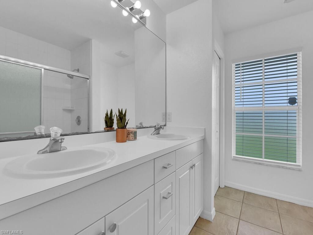 518 NW 11th Ter, Cape Coral, FL 33993 Photo