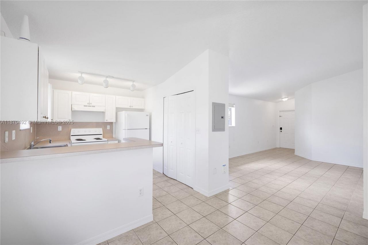 1261 SE 28th Ct, Unit 206, Homestead, FL 33035 Photo