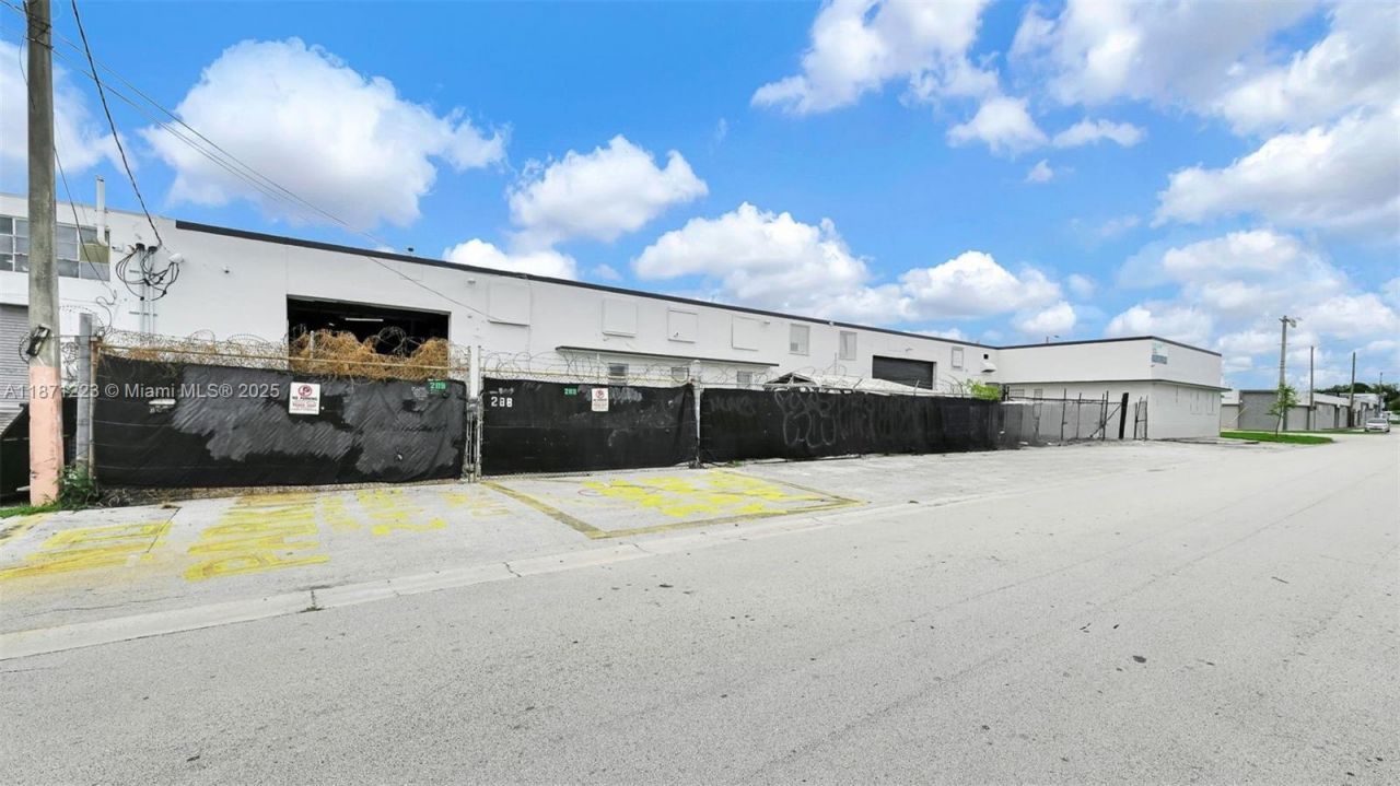 286 NE 67th St, Miami, FL 33138 Photo