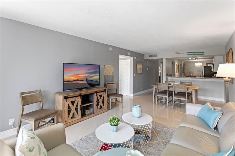 16 Royal Palm Way, Unit 302, Boca Raton, FL 33432 Photo