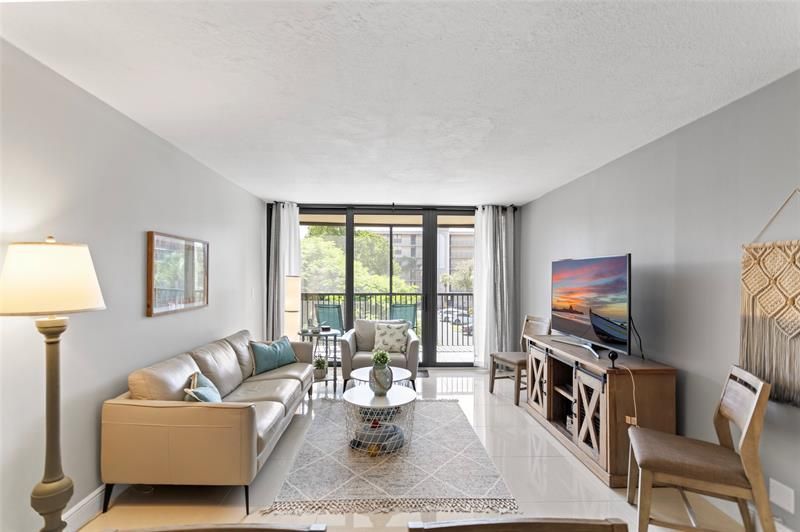 16 Royal Palm Way, Unit 302, Boca Raton, FL 33432 Photo