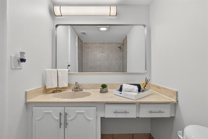 126 Sparrow Dr, Unit 10-B, Royal Palm Beach, FL 33411 Photo