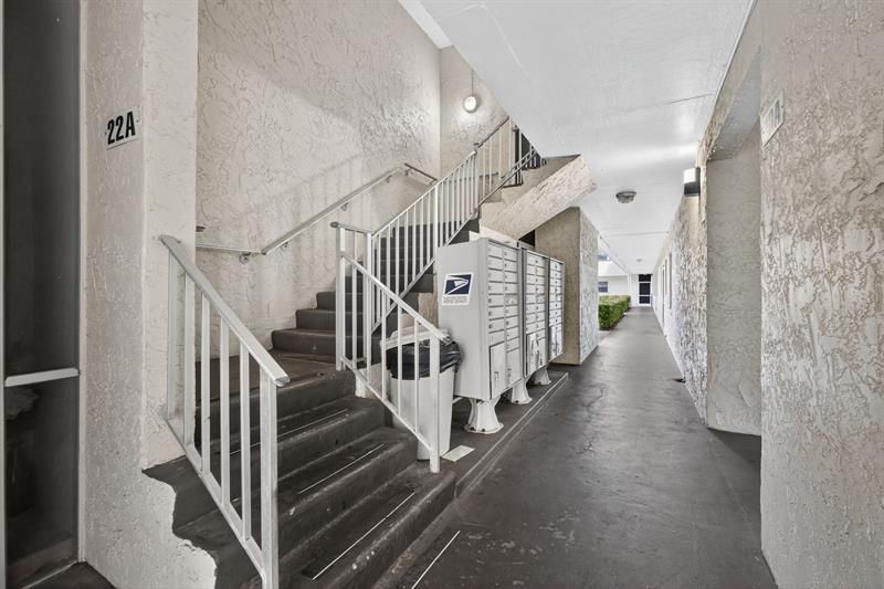 126 Sparrow Dr, Unit 10-B, Royal Palm Beach, FL 33411 Photo