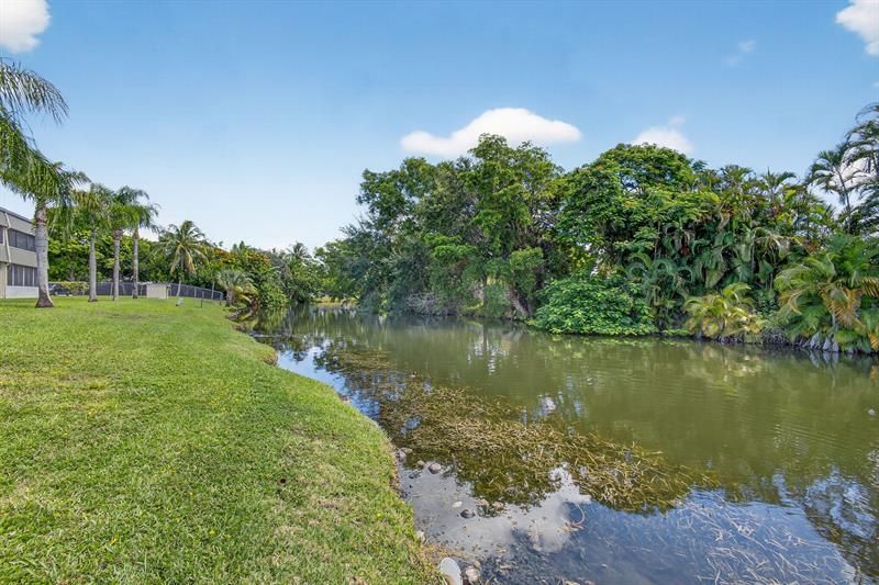 126 Sparrow Dr, Unit 10-B, Royal Palm Beach, FL 33411 Photo