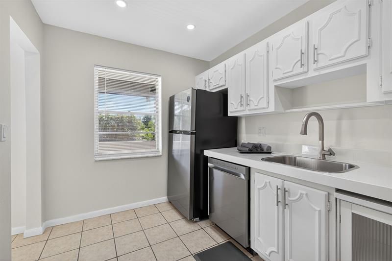 126 Sparrow Dr, Unit 10-B, Royal Palm Beach, FL 33411 Photo