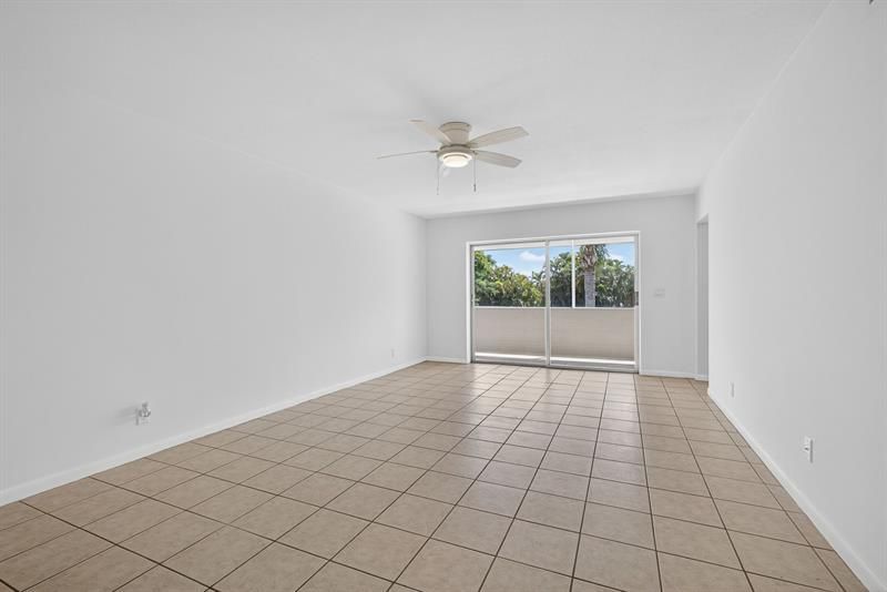 126 Sparrow Dr, Unit 10-B, Royal Palm Beach, FL 33411 Photo