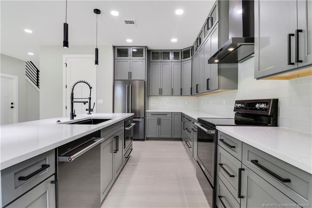 1023 NE Orange Avenue, Jensen Beach, FL 34957 Photo