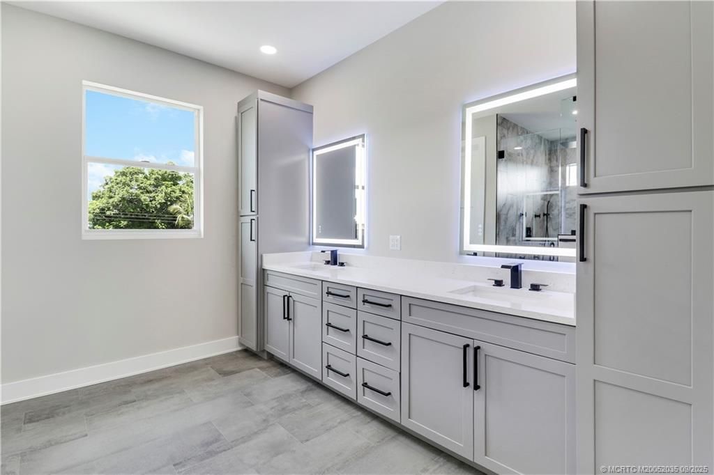 1023 NE Orange Avenue, Jensen Beach, FL 34957 Photo