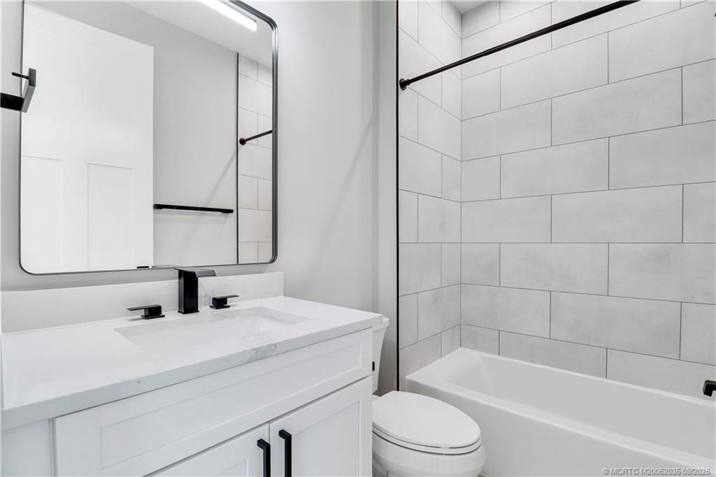 1023 NE Orange Avenue, Jensen Beach, FL 34957 Photo