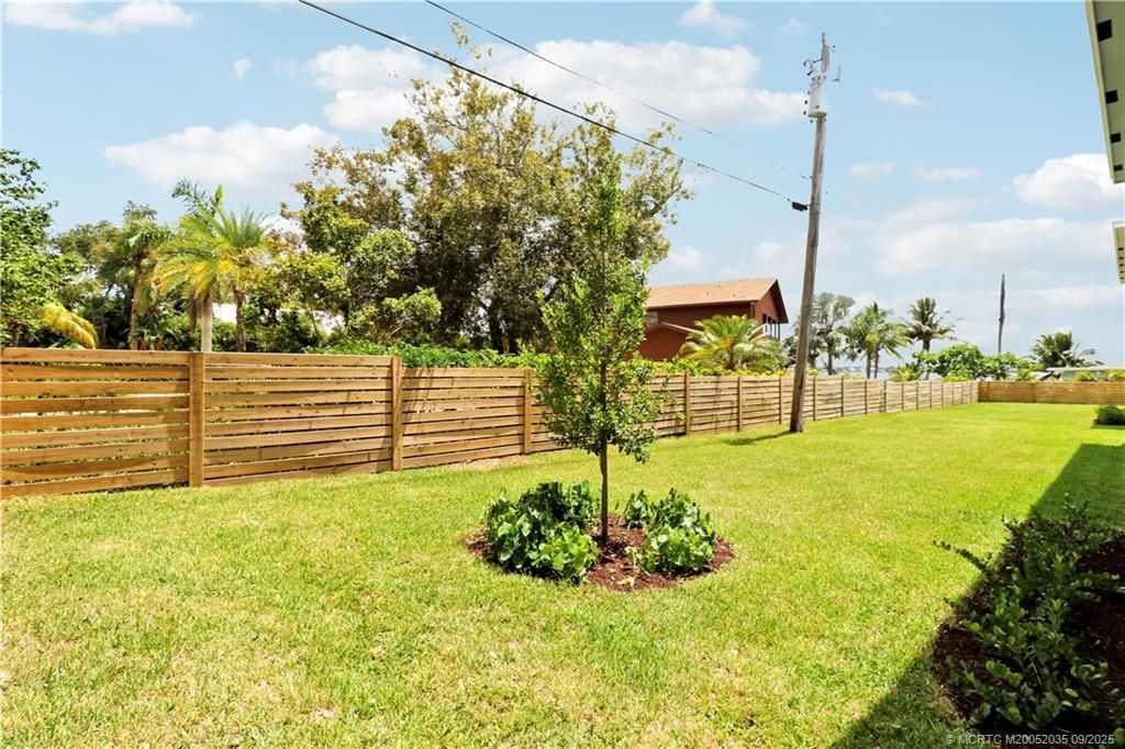 1023 NE Orange Avenue, Jensen Beach, FL 34957 Photo