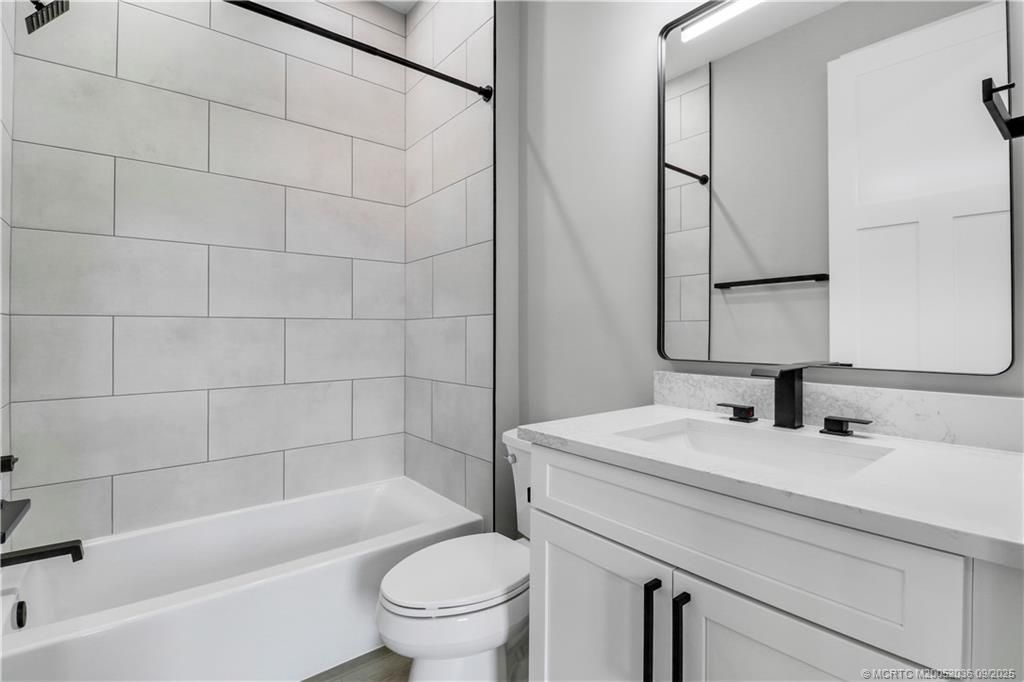 1013 NE Orange Avenue, Jensen Beach, FL 34957 Photo