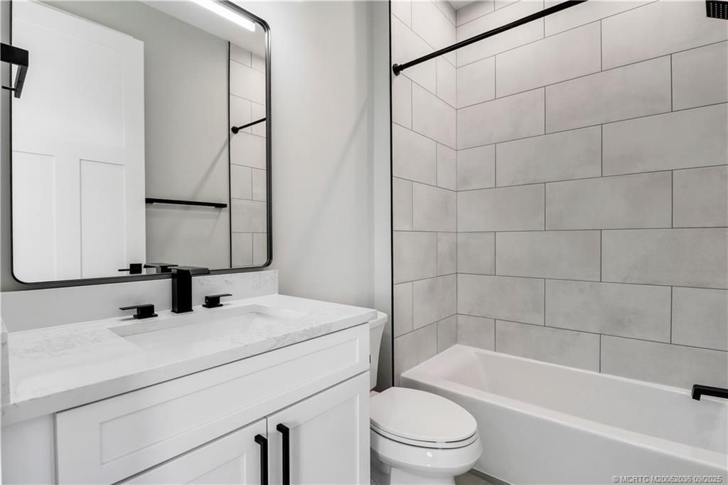 1013 NE Orange Avenue, Jensen Beach, FL 34957 Photo
