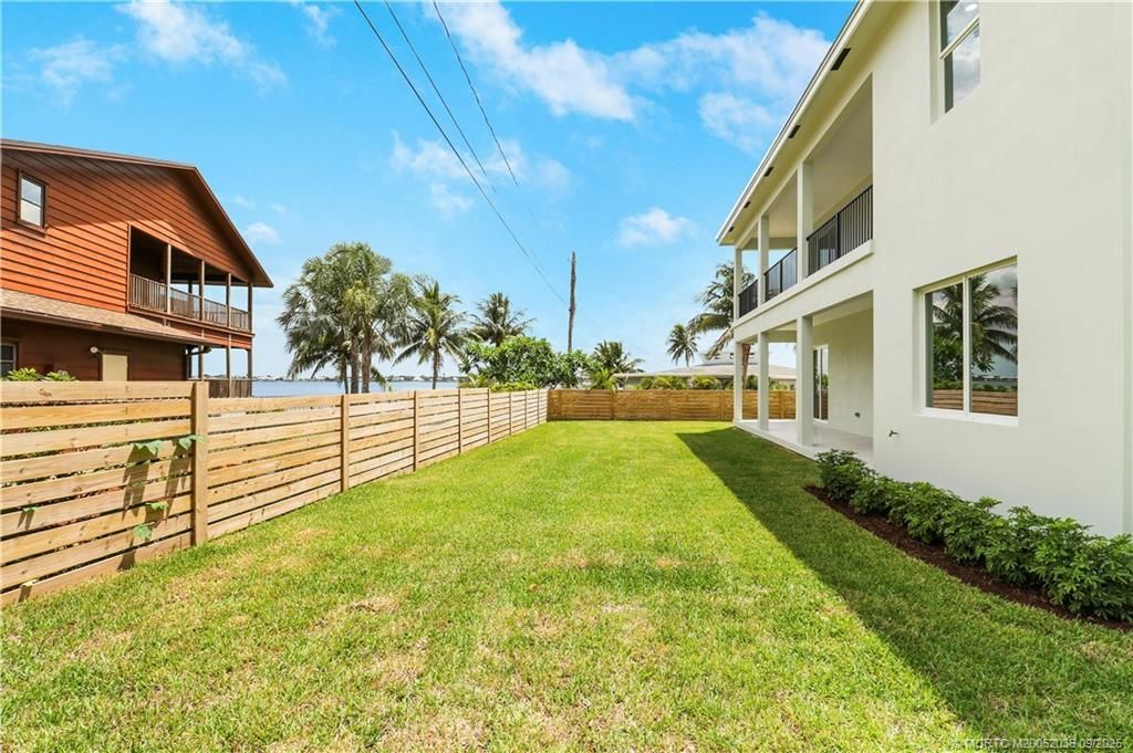1013 NE Orange Avenue, Jensen Beach, FL 34957 Photo