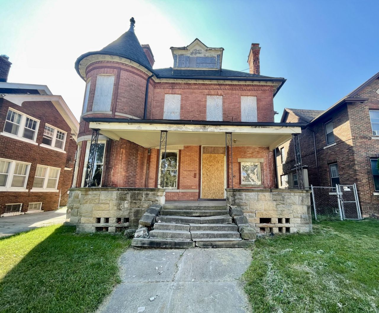 89 Burlingame Street, Detroit, MI 48202 Main Photo