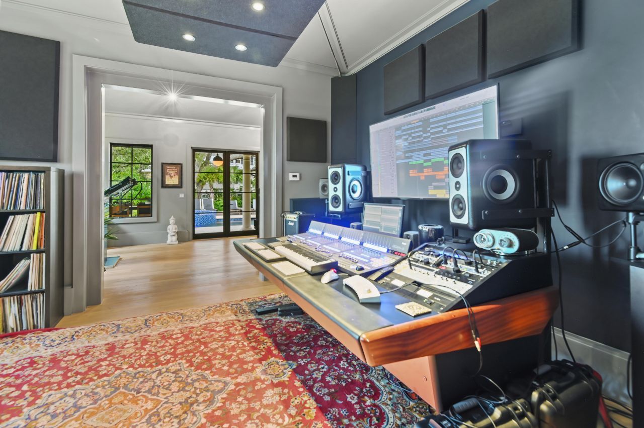 134 3rd Avenue Photo 53