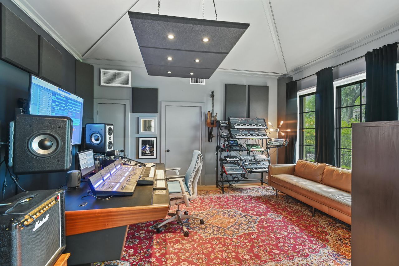 134 3rd Avenue Photo 54