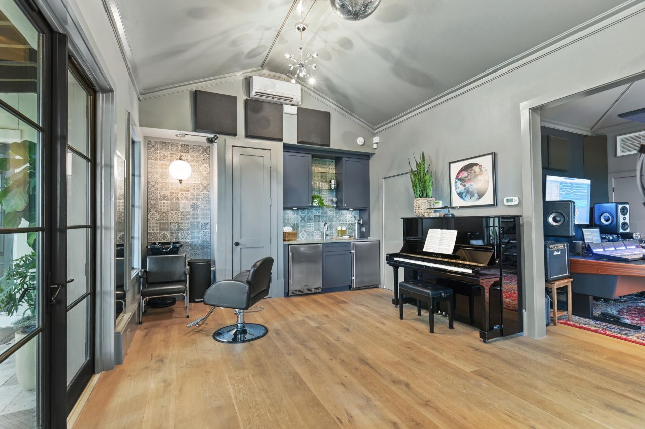 134 3rd Avenue Photo 58