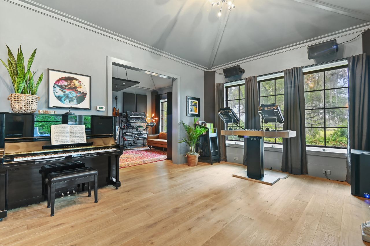 134 3rd Avenue Photo 60