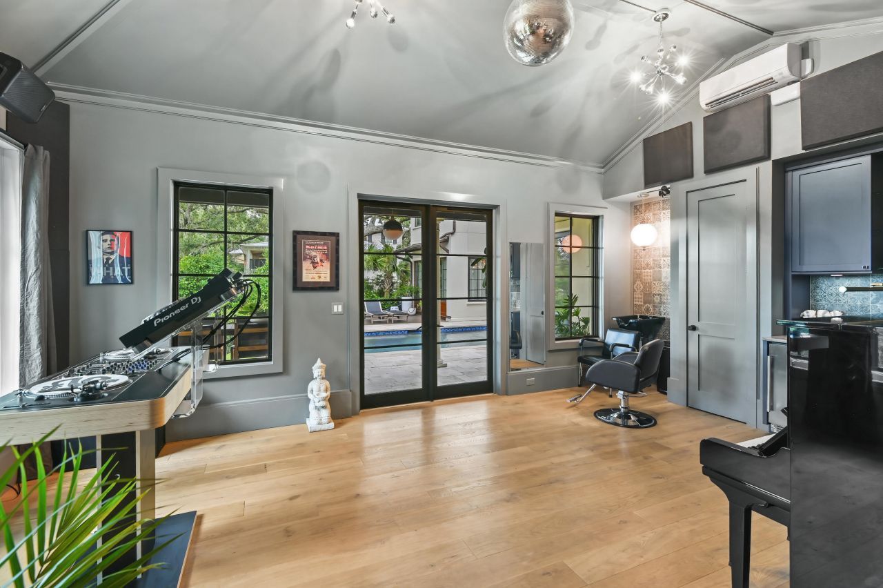 134 3rd Avenue Photo 61