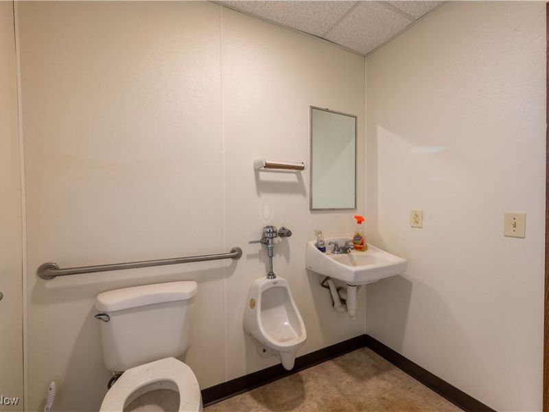 812 & 814 Kaderly Street NW, New Philadelphia, OH 44663 Photo 17