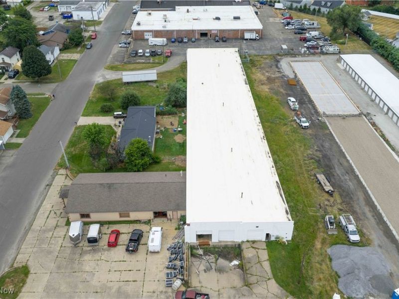 812 & 814 Kaderly Street NW, New Philadelphia, OH 44663 Photo 2