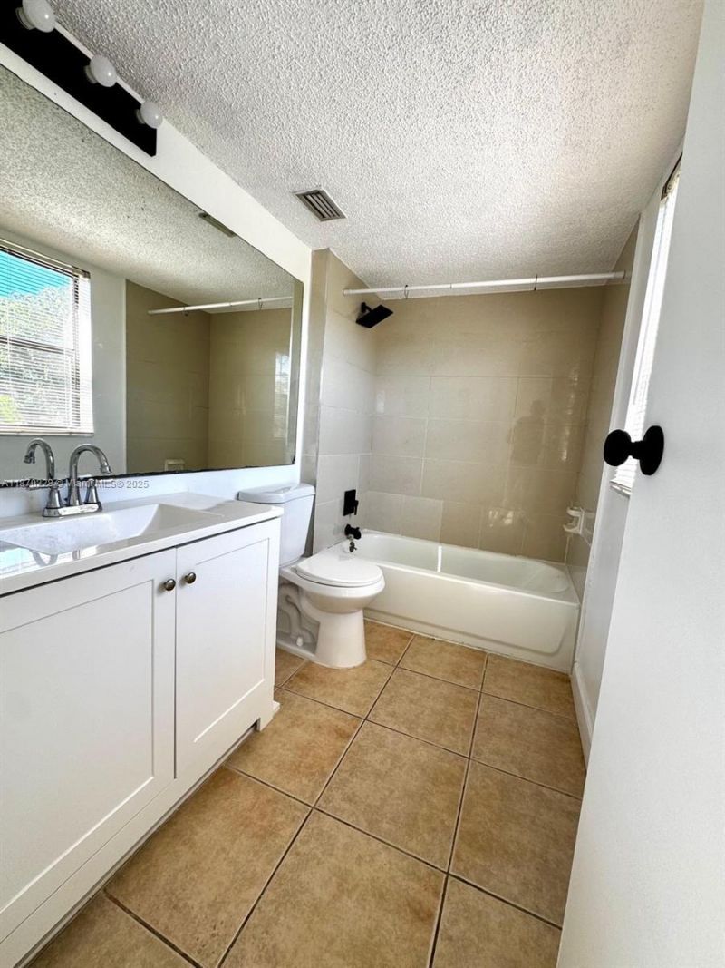 4341 W Mcnab Rd, Unit 27, Pompano Beach, FL 33069 Photo