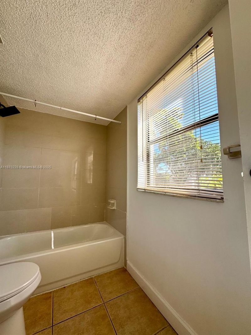 4341 W Mcnab Rd, Unit 27, Pompano Beach, FL 33069 Photo