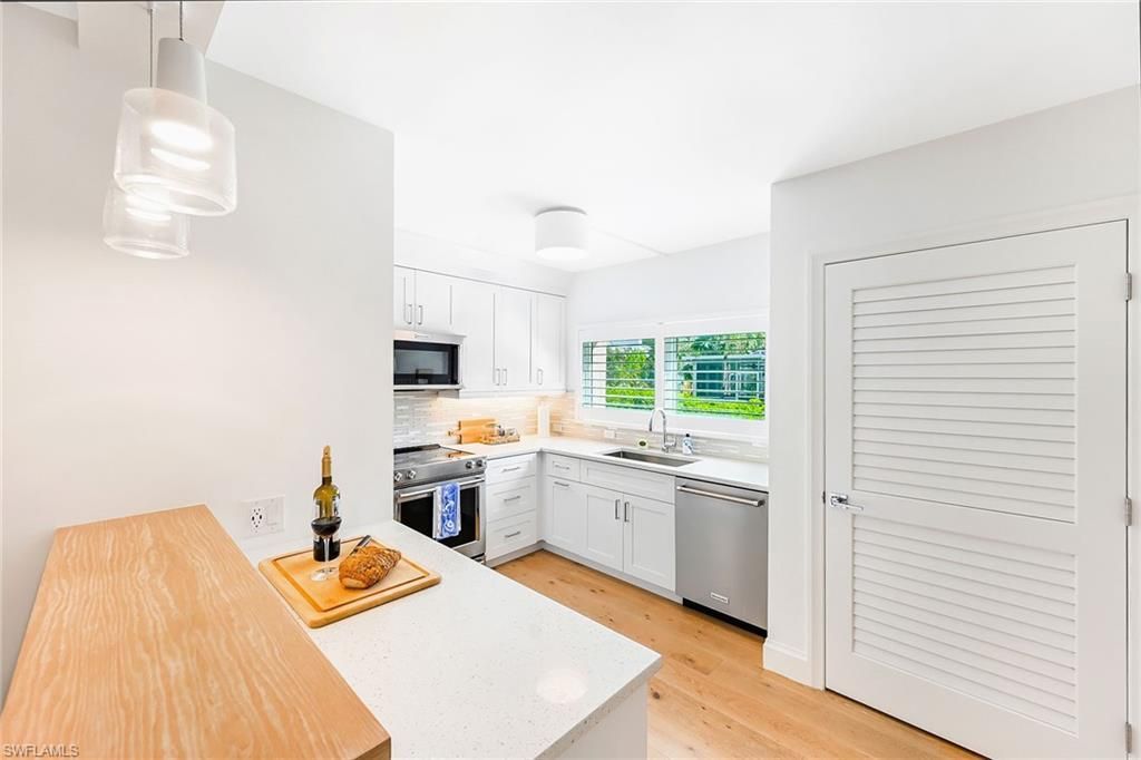 1334 Crayton Rd, Unit 1, Naples, FL 34102 Photo