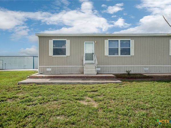 1849 Royal Road, Port Lavaca, TX 77979