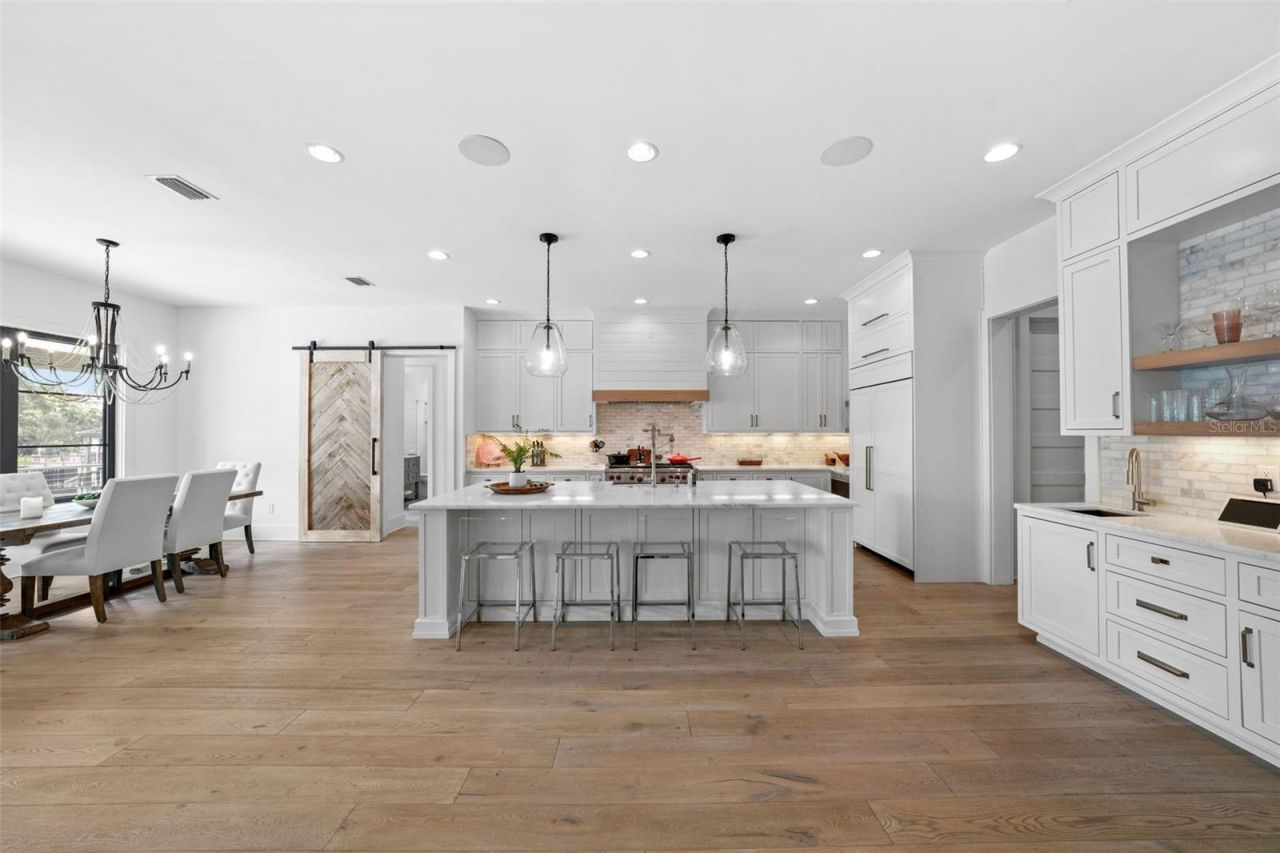 555 Suwanee Circle, Tampa, FL 33606 Photo