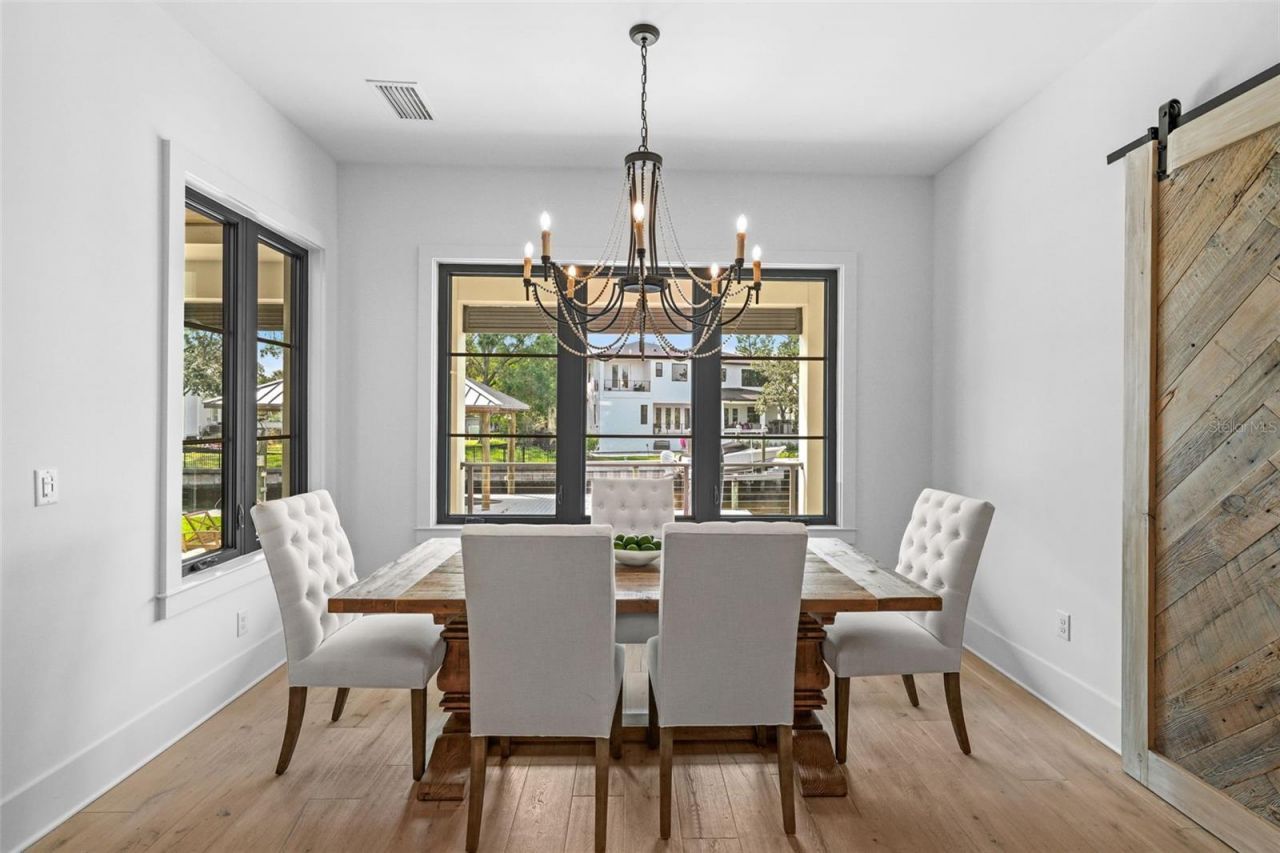 555 Suwanee Circle, Tampa, FL 33606 Photo