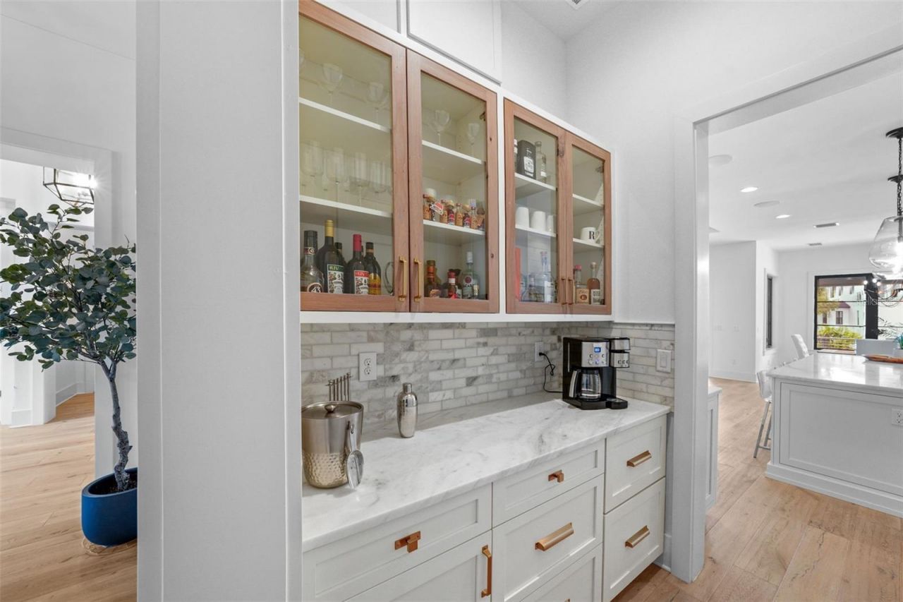 555 Suwanee Circle, Tampa, FL 33606 Photo