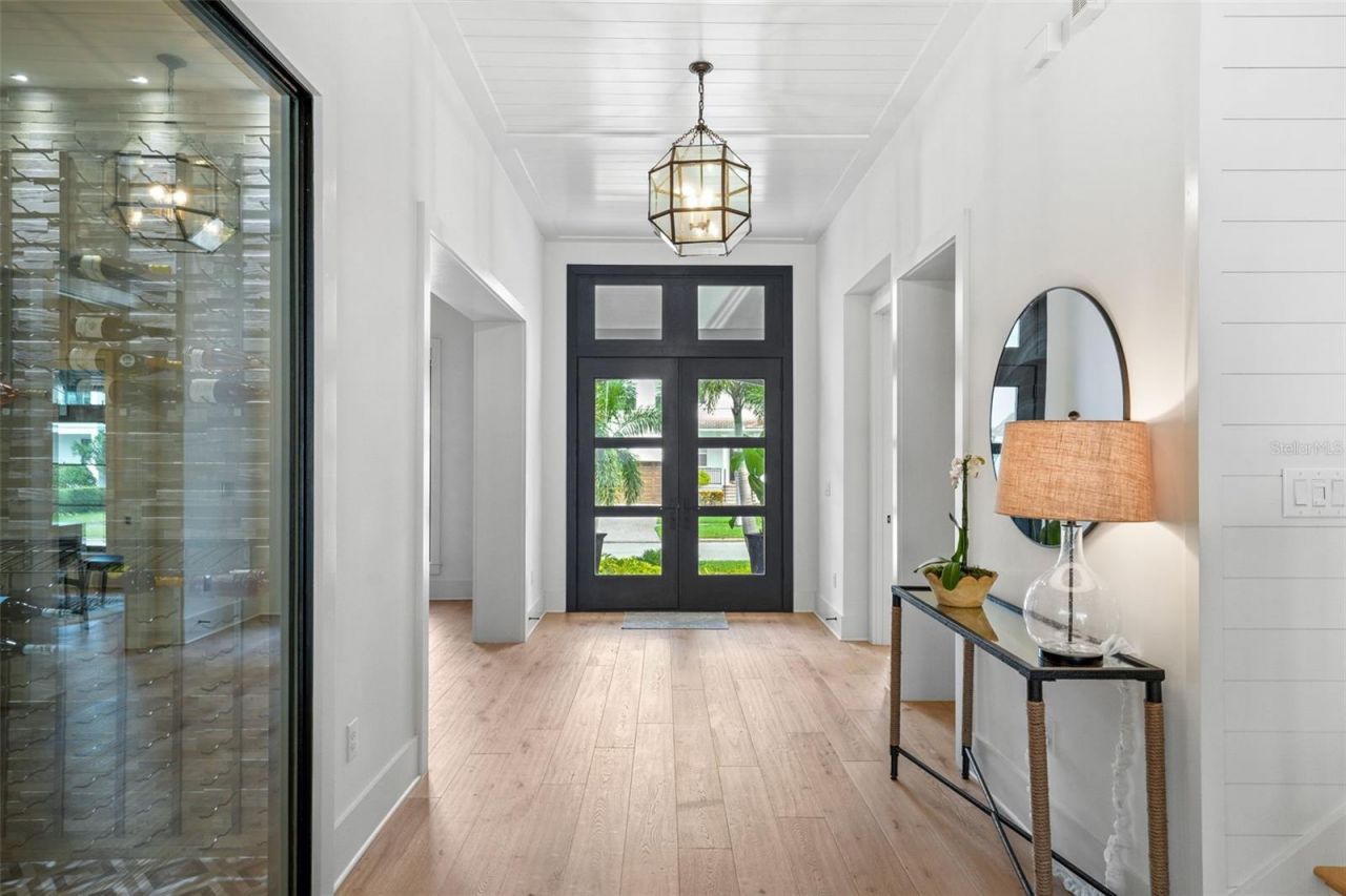 555 Suwanee Circle, Tampa, FL 33606 Photo