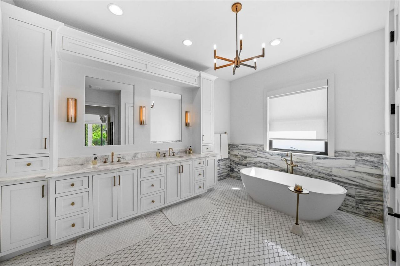 555 Suwanee Circle, Tampa, FL 33606 Photo