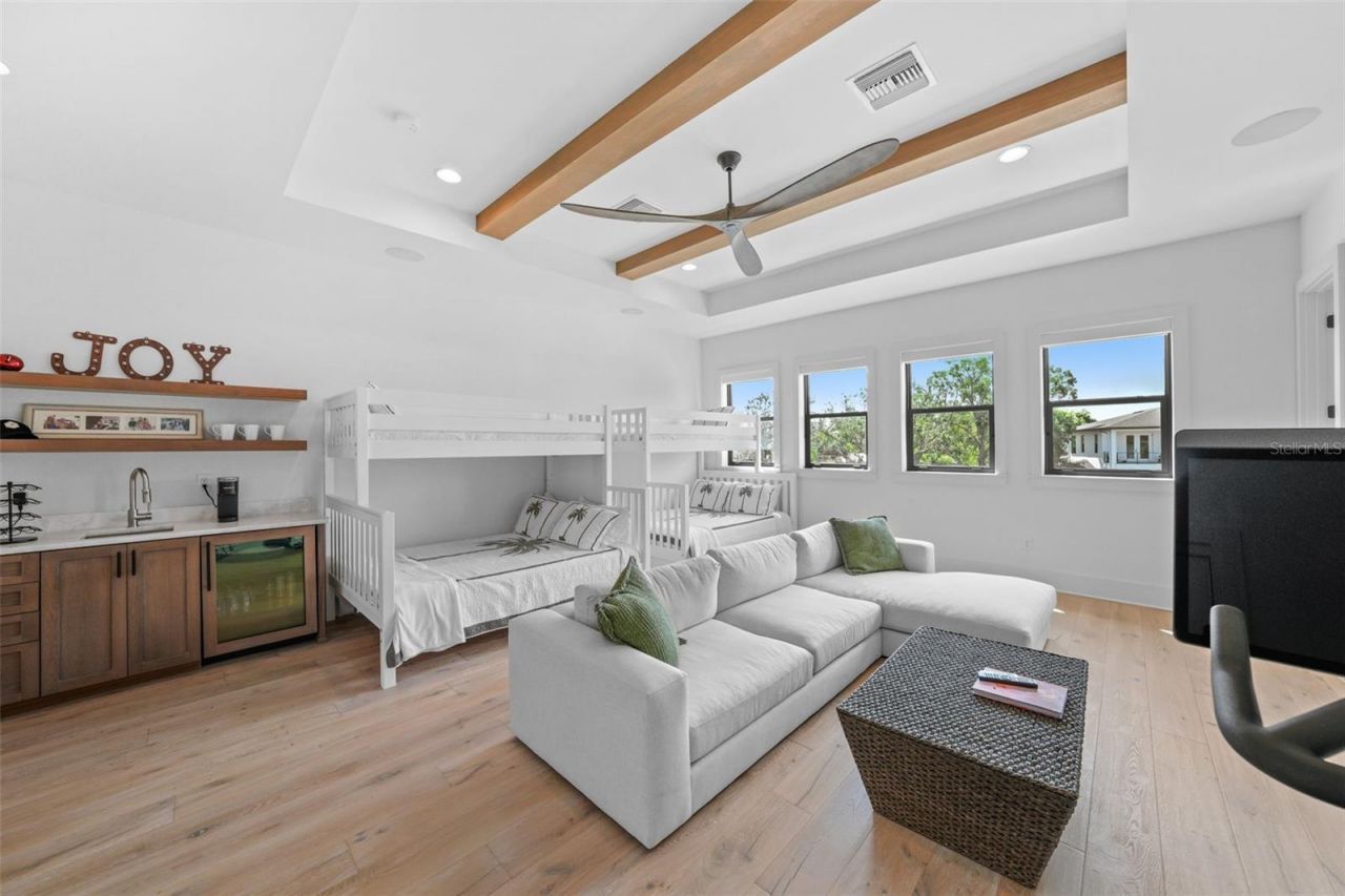 555 Suwanee Circle, Tampa, FL 33606 Photo