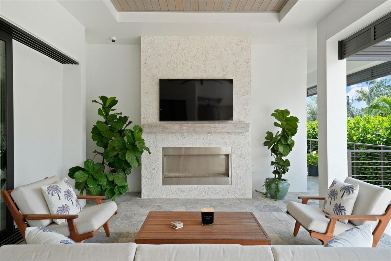 555 Suwanee Circle, Tampa, FL 33606 Photo