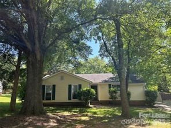 5921 Falstaff Drive, Charlotte, NC 28227