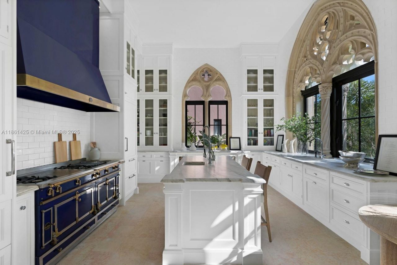 1840 S Bayshore Ln, Miami, FL 33133 Photo