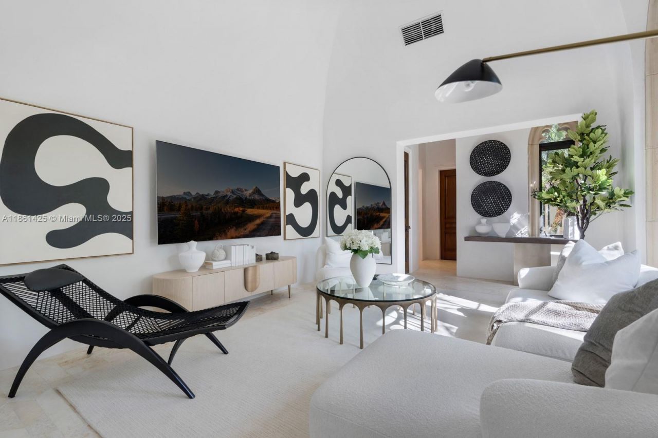 1840 S Bayshore Ln, Miami, FL 33133 Photo