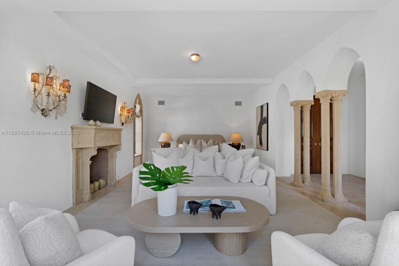 1840 S Bayshore Ln, Miami, FL 33133 Photo