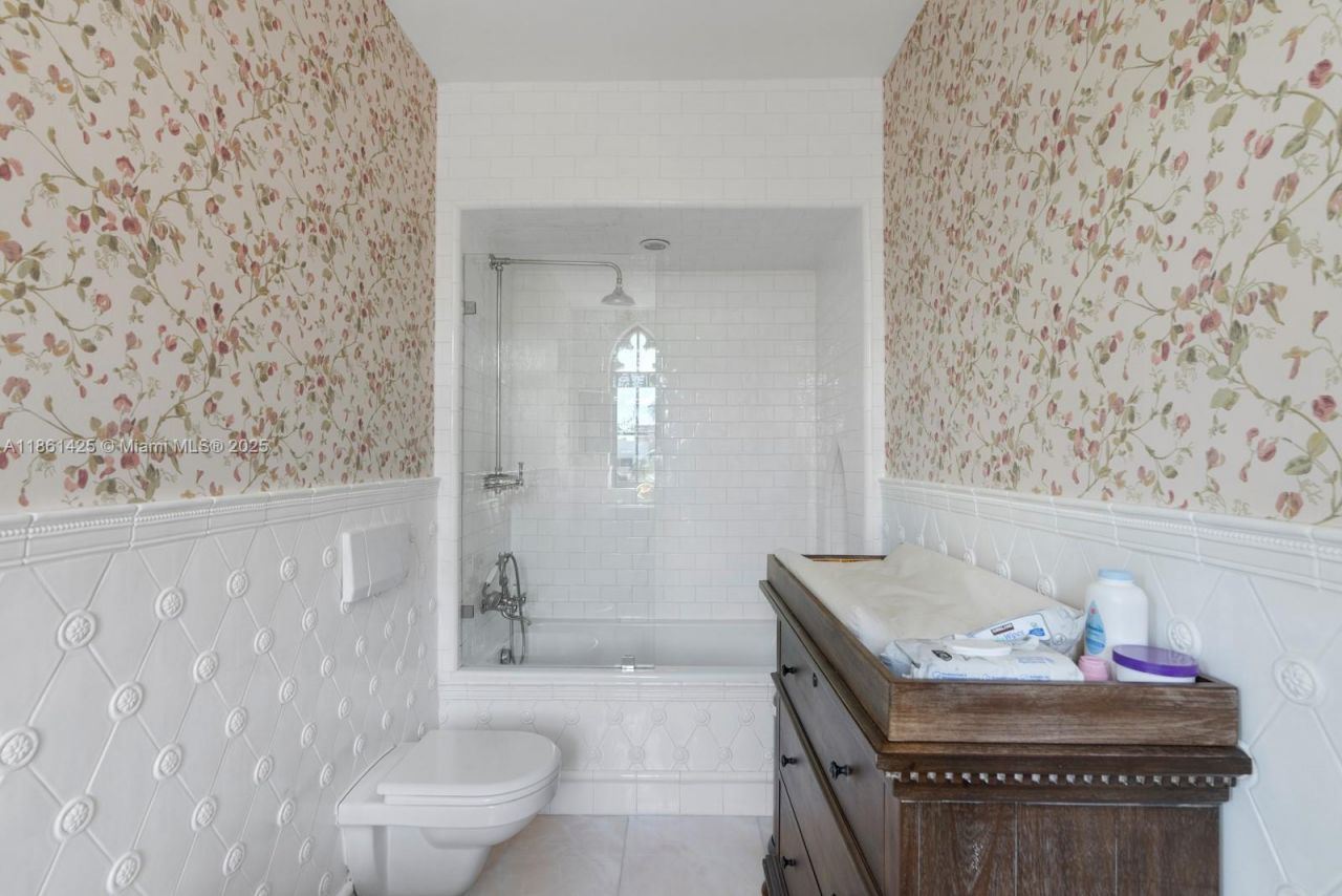 1840 S Bayshore Ln, Miami, FL 33133 Photo