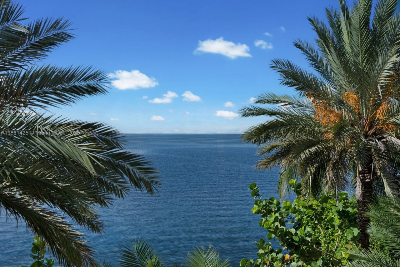 1840 S Bayshore Ln, Miami, FL 33133 Photo