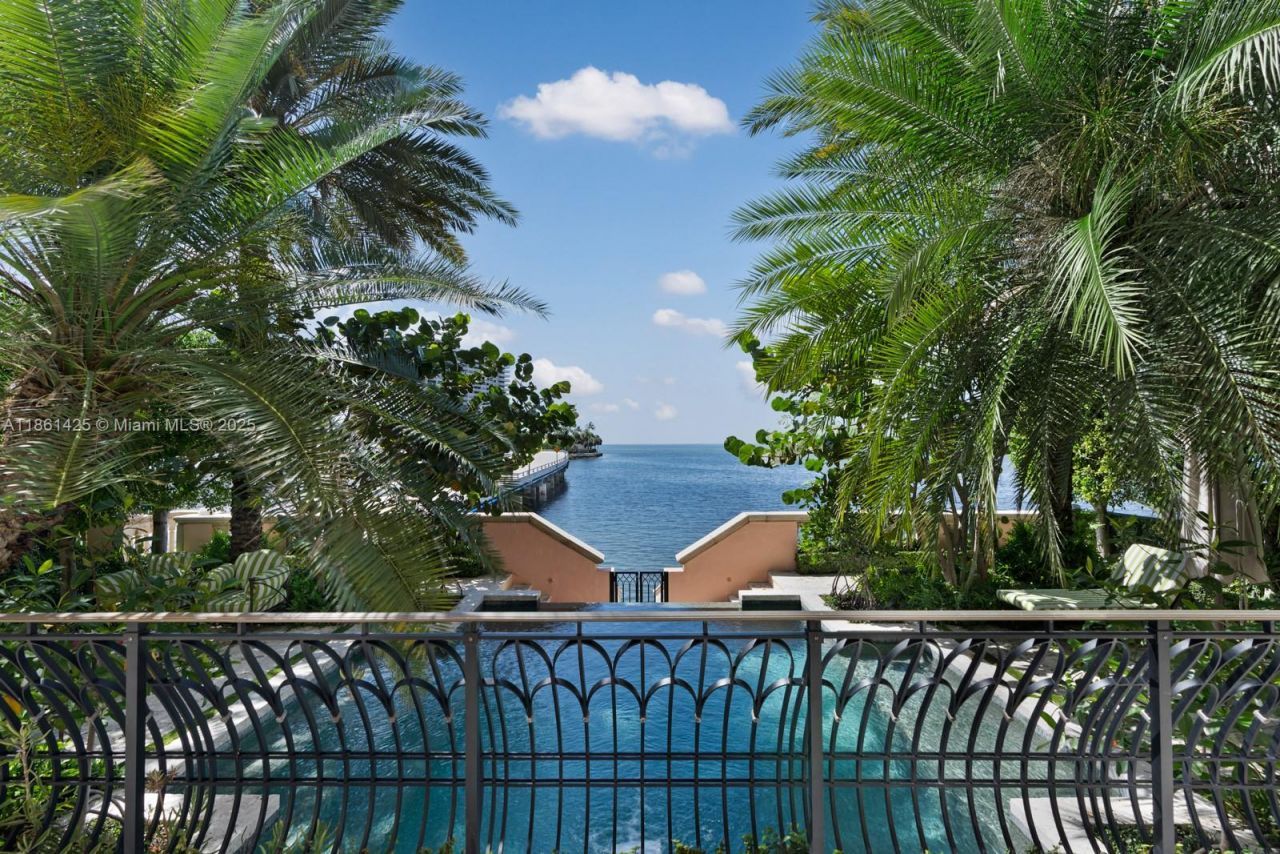 1840 S Bayshore Ln, Miami, FL 33133 Photo