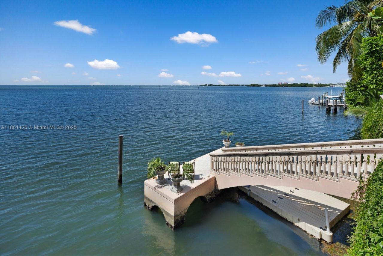 1840 S Bayshore Ln, Miami, FL 33133 Photo