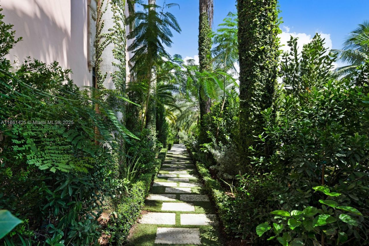 1840 S Bayshore Ln, Miami, FL 33133 Photo