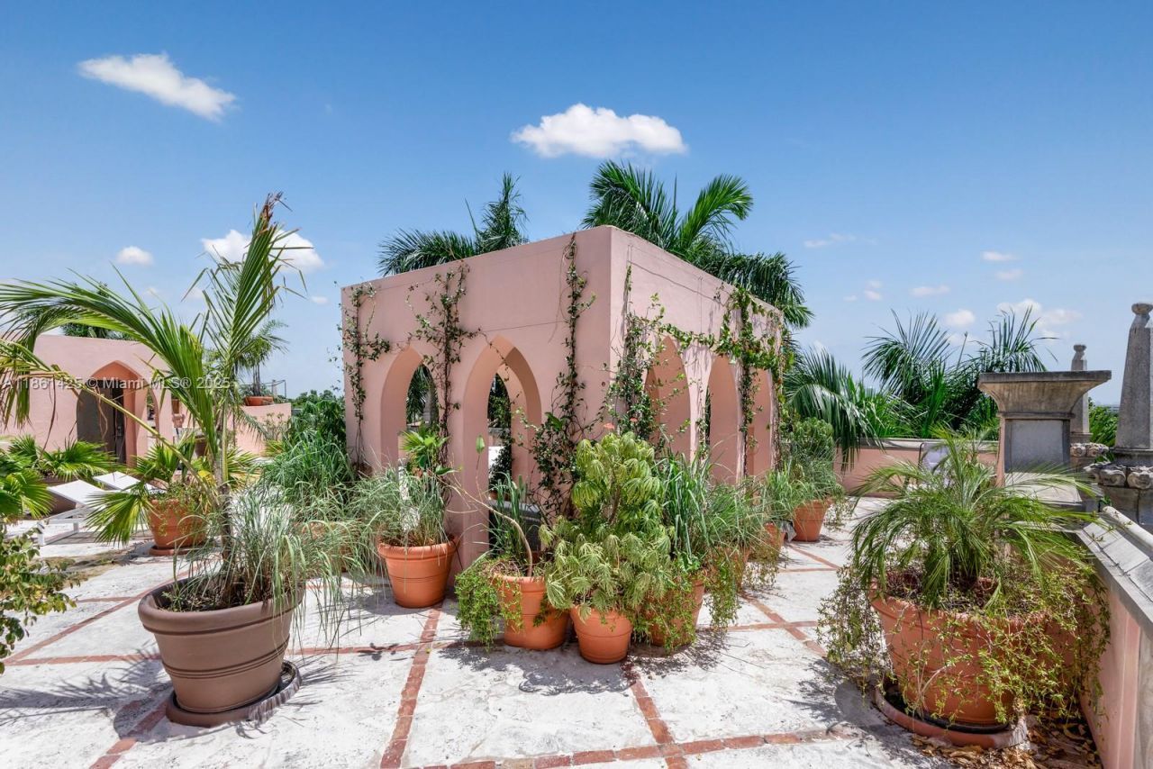 1840 S Bayshore Ln, Miami, FL 33133 Photo