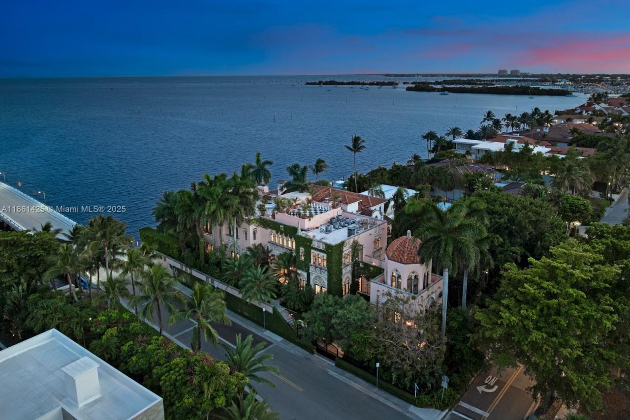 1840 S Bayshore Ln, Miami, FL 33133 Photo