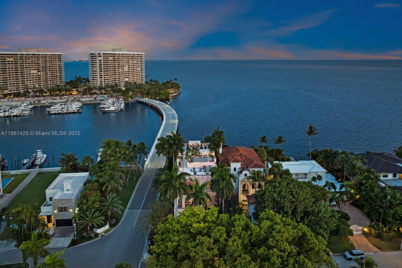 1840 S Bayshore Ln, Miami, FL 33133 Photo